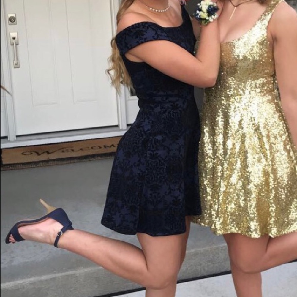 Dark blue prom dress